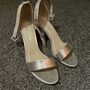 Gold heels. Size 7.5
